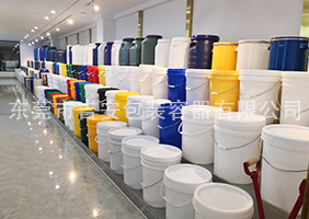 操多毛嫩b视频网吉安容器一楼涂料桶、机油桶展区